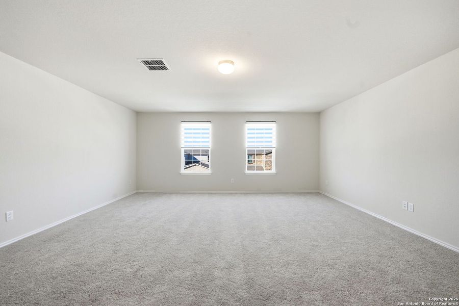 Spacious, unfurnished interior of a new home in Cinco Lakes, San Antonio (Image 13). Spacious, unfurnished interior of a new home in Cinco Lakes, San Antonio (Image 13).