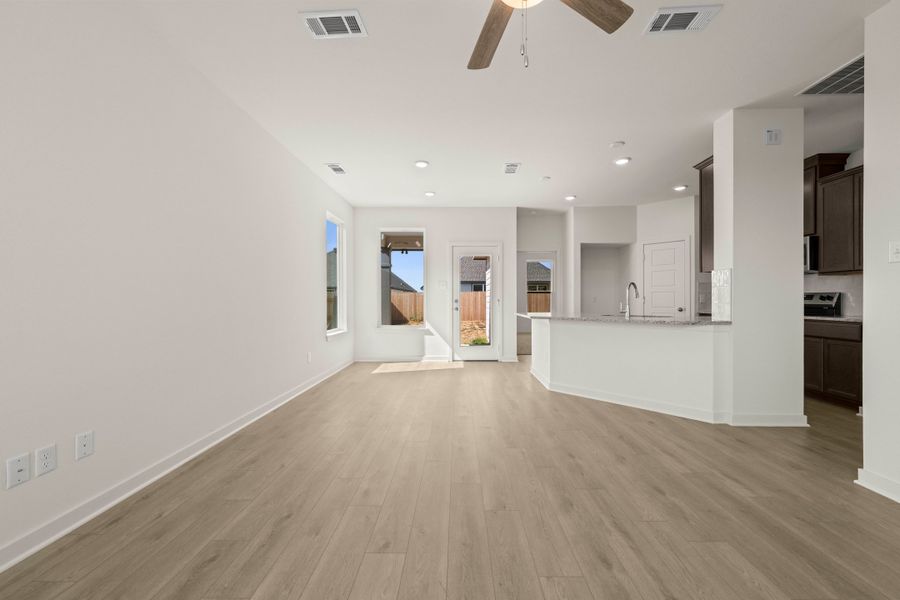 Spacious, unfurnished interior of a new home in Eagles Landing, Waco (Image 10). Spacious, unfurnished interior of a new home in Eagles Landing, Waco (Image 10).