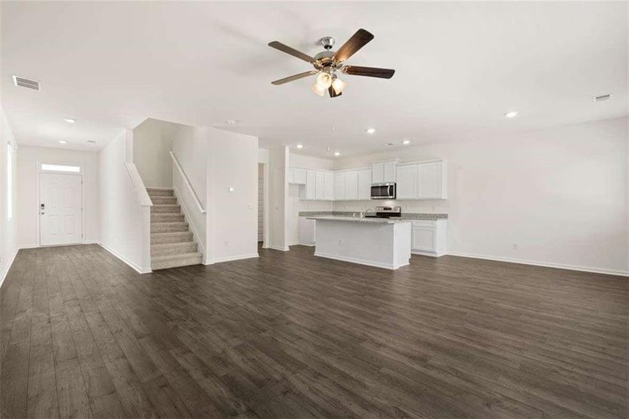 Spacious, unfurnished interior of a new home in Poplar Preserve, Newnan (Image 15).