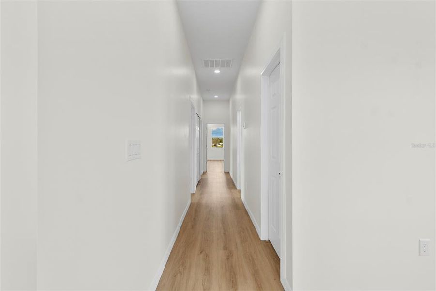 Spacious, unfurnished interior of a new home in , St. Petersburg (Image 22).
