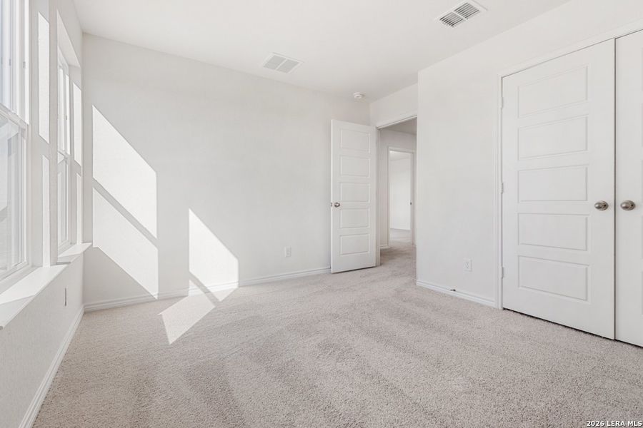 Spacious, unfurnished interior of a new home in Punta Verde, Converse (Image 26).