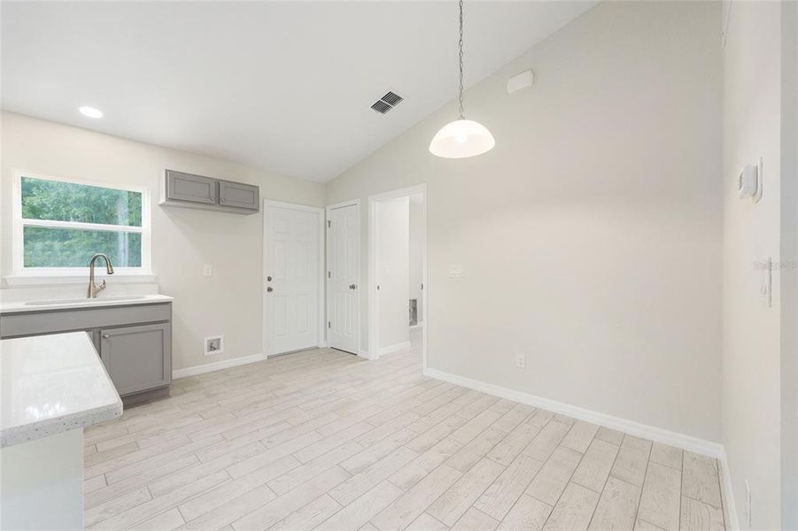Spacious, unfurnished interior of a new home in , Ocala (Image 26).