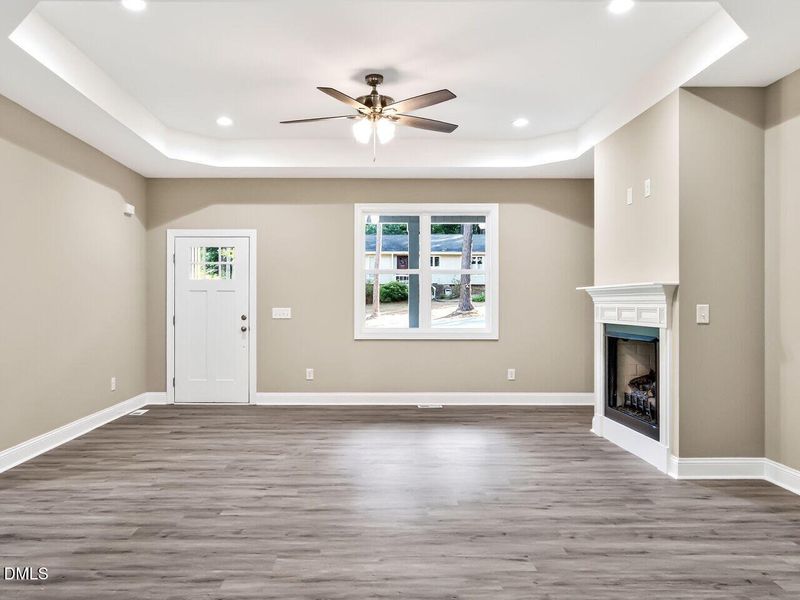 005-1280x960-living-room