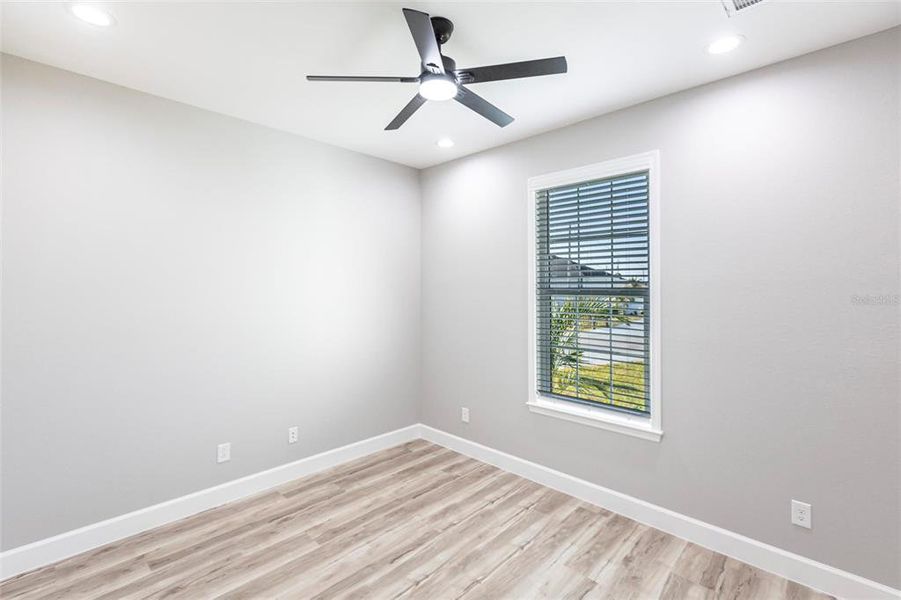 Spacious, unfurnished interior of a new home in , Cape Coral (Image 15).
