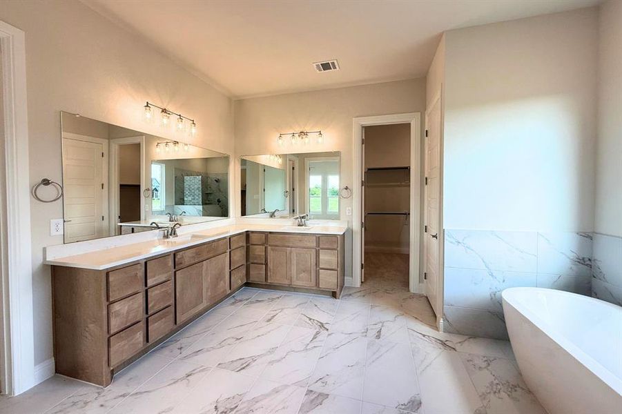 Furnished interior view inside a new home in Eagle’s Estates, Burleson (Image 13).