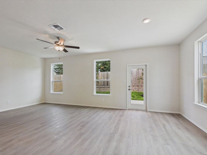 Spacious, unfurnished interior of a new home in Meadows at Oak Creek, San Antonio (Image 32). Spacious, unfurnished interior of a new home in Meadows at Oak Creek, San Antonio (Image 32).