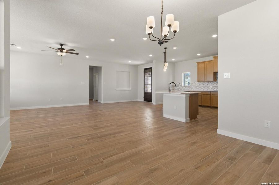 Spacious, unfurnished interior of a new home in Alamo Estates, San Antonio (Image 30).