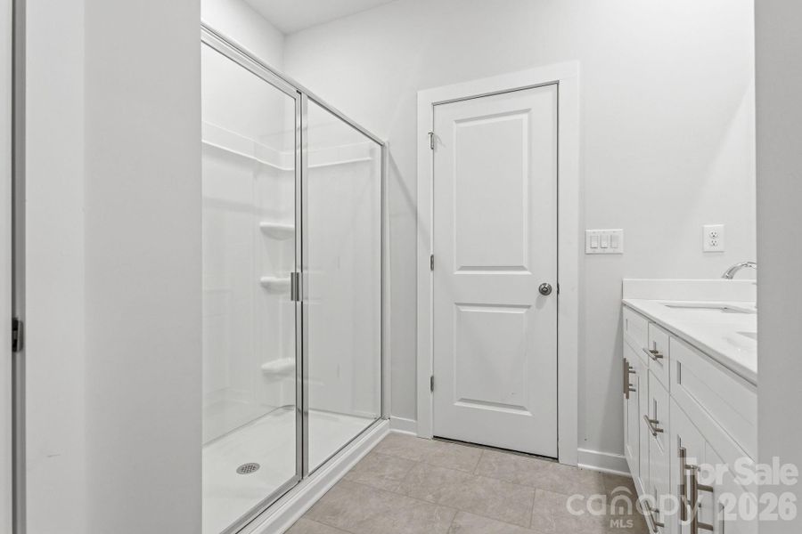 Furnished interior view inside a new home in Carpenter Farms, Lincolnton (Image 25).
