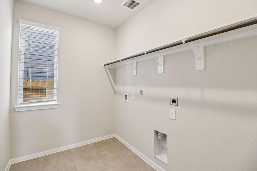 Spacious, unfurnished interior of a new home in Pine Lake Cove - Premier Series, Montgomery (Image 17).