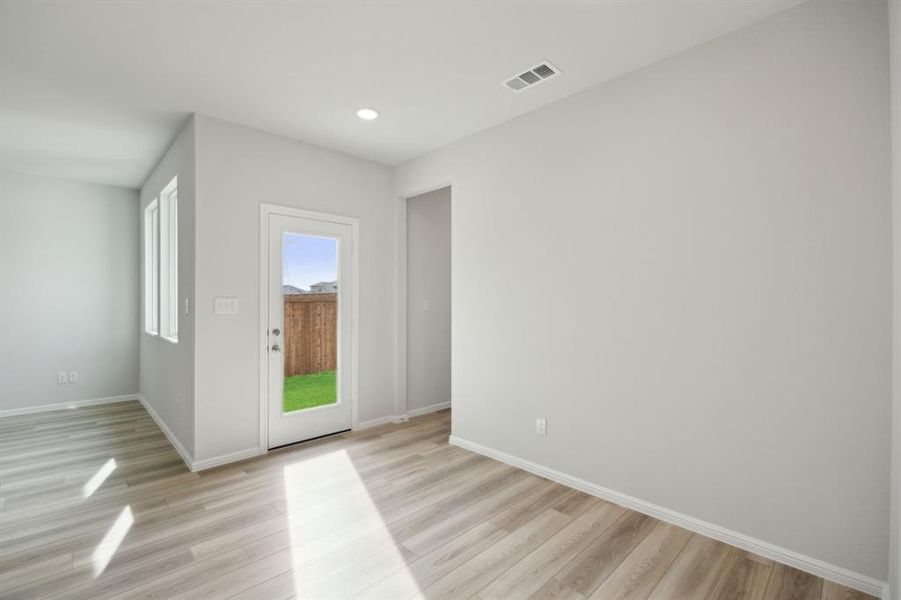 Spacious, unfurnished interior of a new home in Santorini, Seagoville (Image 9). Spacious, unfurnished interior of a new home in Santorini, Seagoville (Image 9).