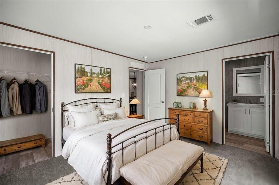 Furnished interior view inside a new home in , Ocklawaha (Image 12).