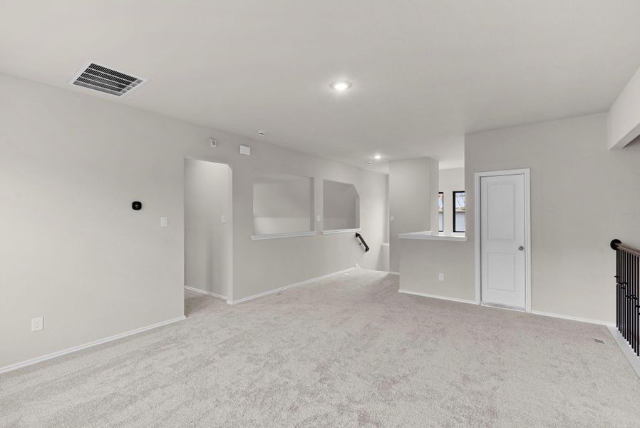 Spacious, unfurnished interior of a new home in Escondido, Magnolia (Image 15).