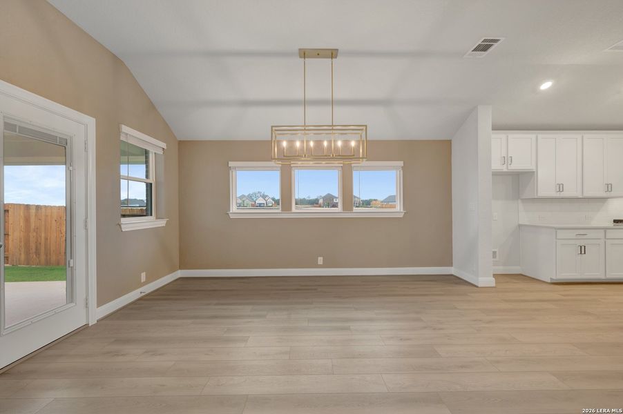 Spacious, unfurnished interior of a new home in Meyer Ranch – Legacy Series, New Braunfels (Image 30).