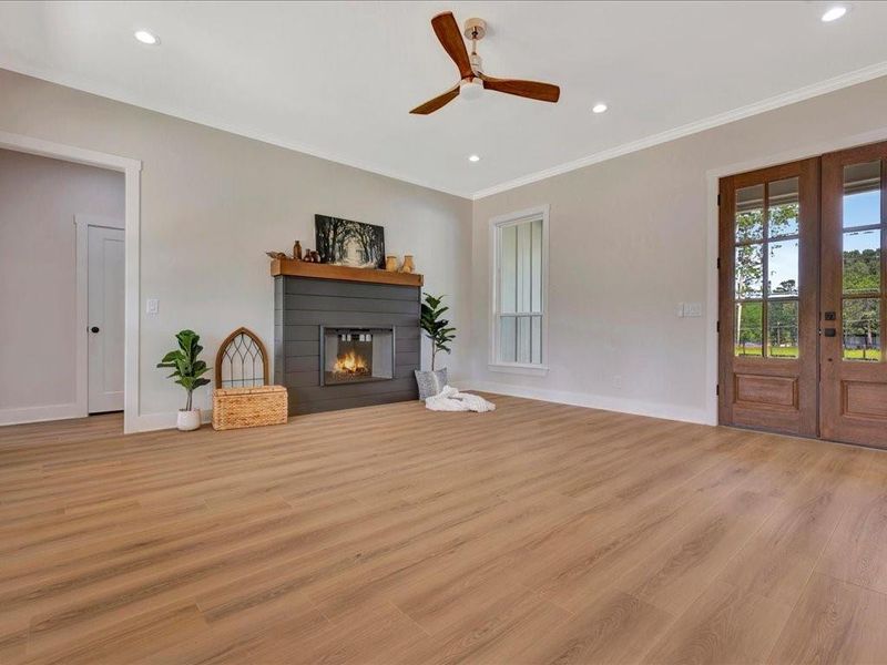 Spacious, unfurnished interior of a new home in , Lufkin (Image 19).