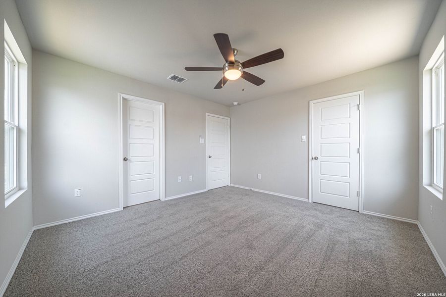 Spacious, unfurnished interior of a new home in , Seguin (Image 17).