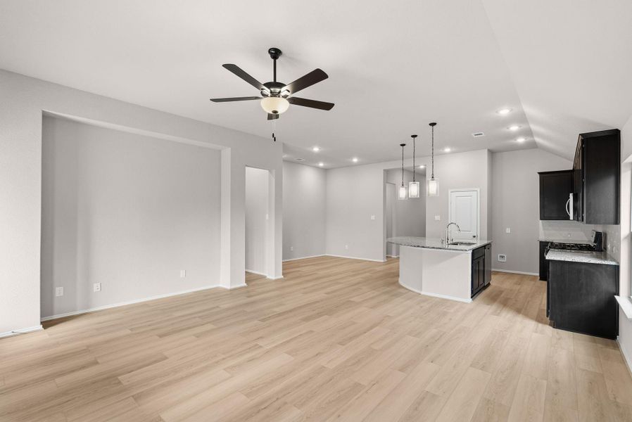 Spacious, unfurnished interior of a new home in Escondido, Magnolia (Image 19).