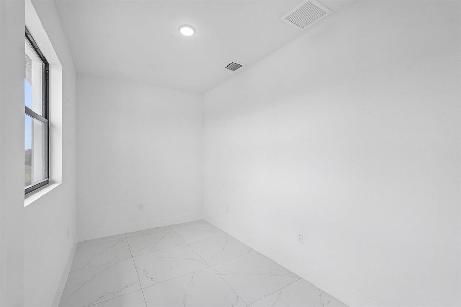 15-web-or-mls-W Broad Cir-S2404-015 15-web-or-mls-W Broad Cir-S2404-015