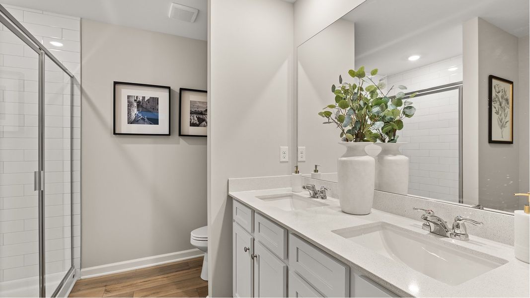 Parker Core L035 Davidson Owners Bath 1of2 F2 Base4 060625