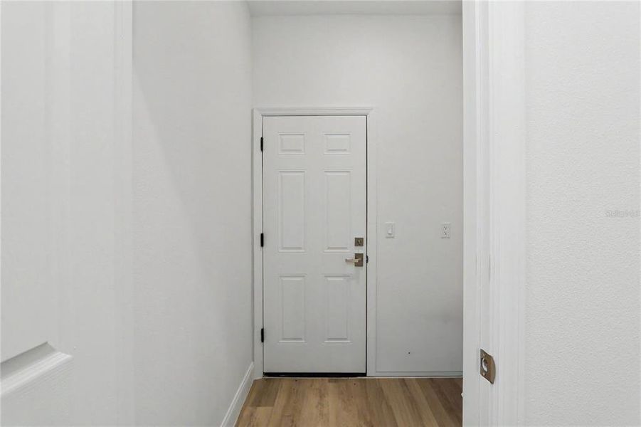 Spacious, unfurnished interior of a new home in , Citrus Springs (Image 33).