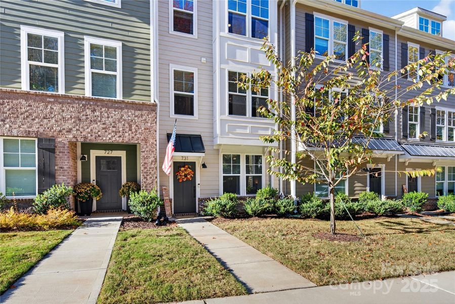 In Davidson Walk, A Prime Location In Davidson Walk, A Prime Location