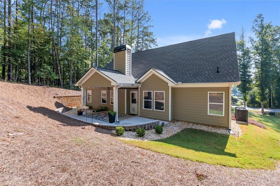 Exterior details and patio area of a home in , Villa Rica (Image 30).