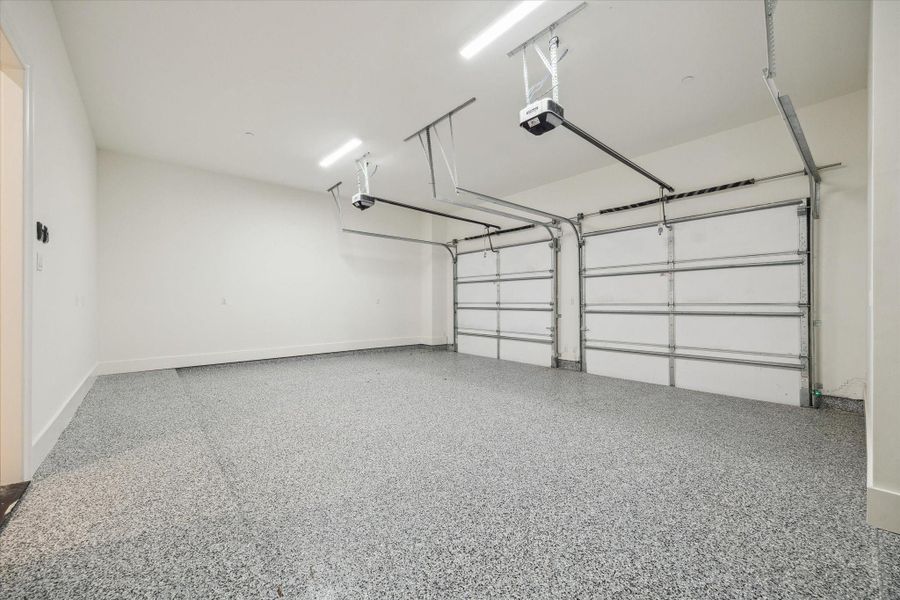 Spacious, unfurnished interior of a new home in , Houston (Image 46).