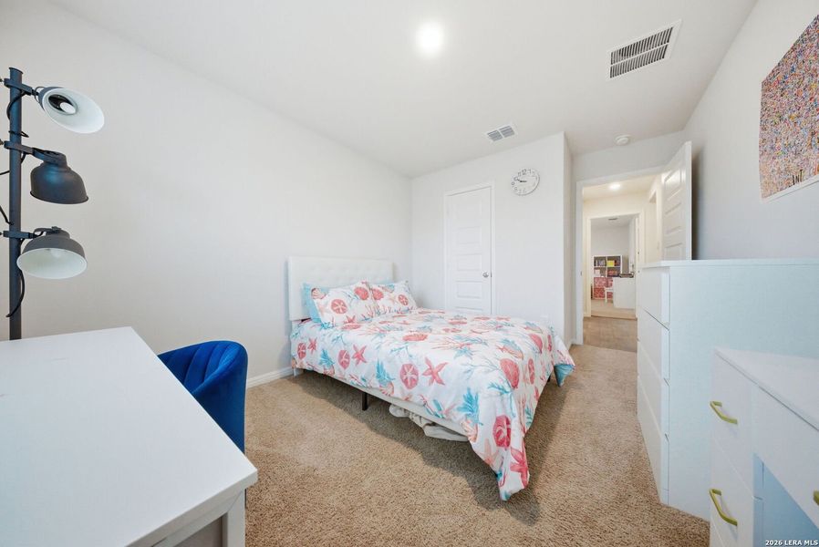 Furnished interior view inside a new home in Heather Glen, New Braunfels (Image 8). Furnished interior view inside a new home in Heather Glen, New Braunfels (Image 8).