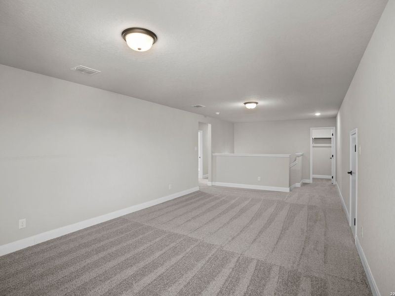 Spacious, unfurnished interior of a new home in Ladera, San Antonio (Image 35).