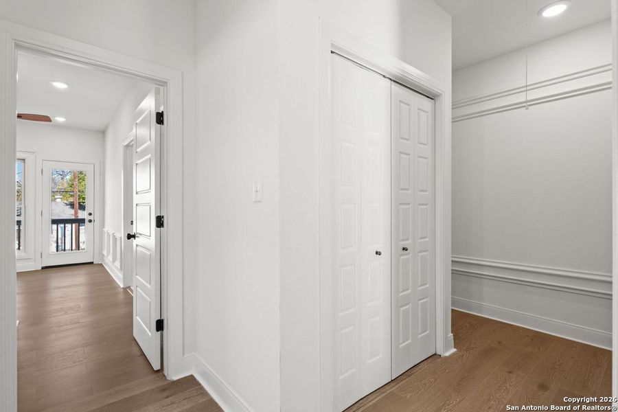 Spacious, unfurnished interior of a new home in , San Antonio (Image 19).