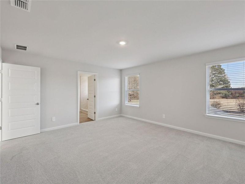 Spacious, unfurnished interior of a new home in Martin Springs - Estate Series, Lawrenceville (Image 15).