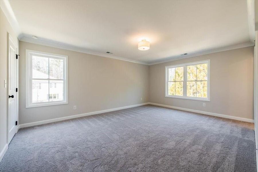 Spacious, unfurnished interior of a new home in Cherokee Township, Acworth (Image 19).