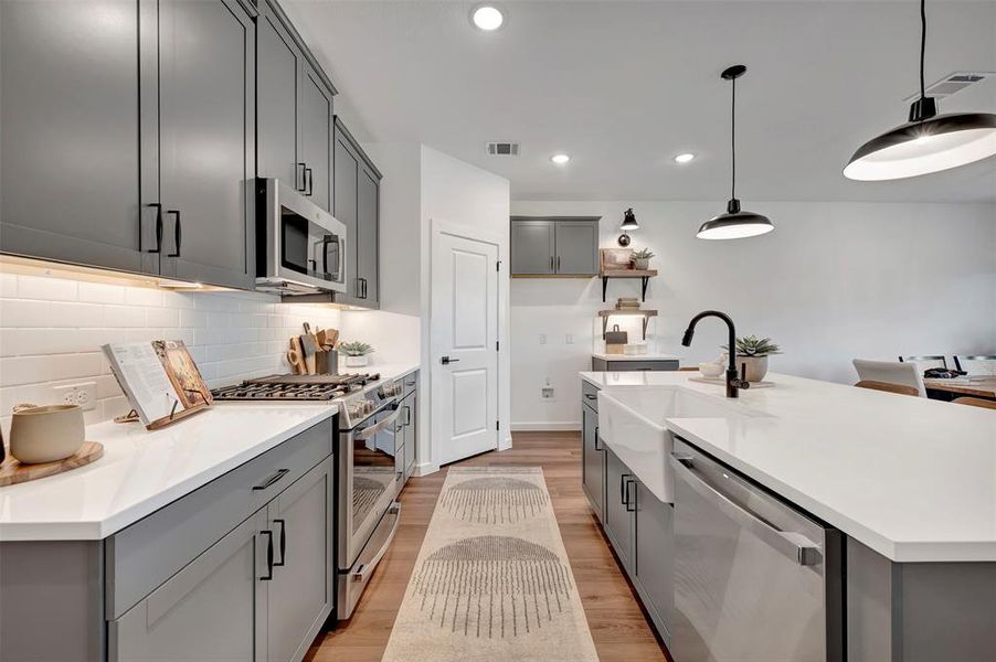 Furnished interior view inside a new home in Rolling Ridge, Van Alstyne (Image 8).