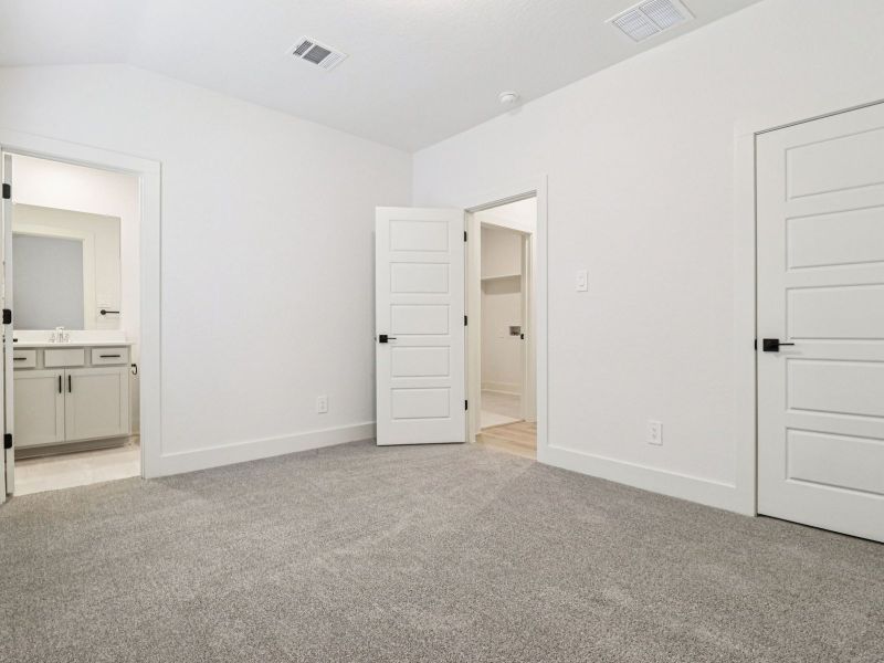 Spacious, unfurnished interior of a new home in Sagebrooke - Classic Series, San Antonio (Image 27). Spacious, unfurnished interior of a new home in Sagebrooke - Classic Series, San Antonio (Image 27).