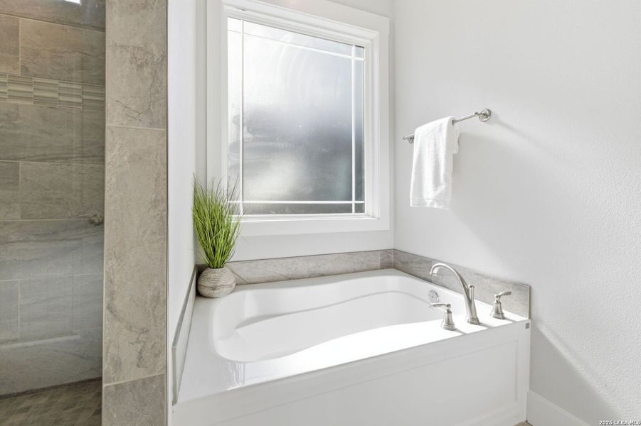 Close-up of interior finishes inside a home in Lonesome Dove, San Antonio (Image 23).
