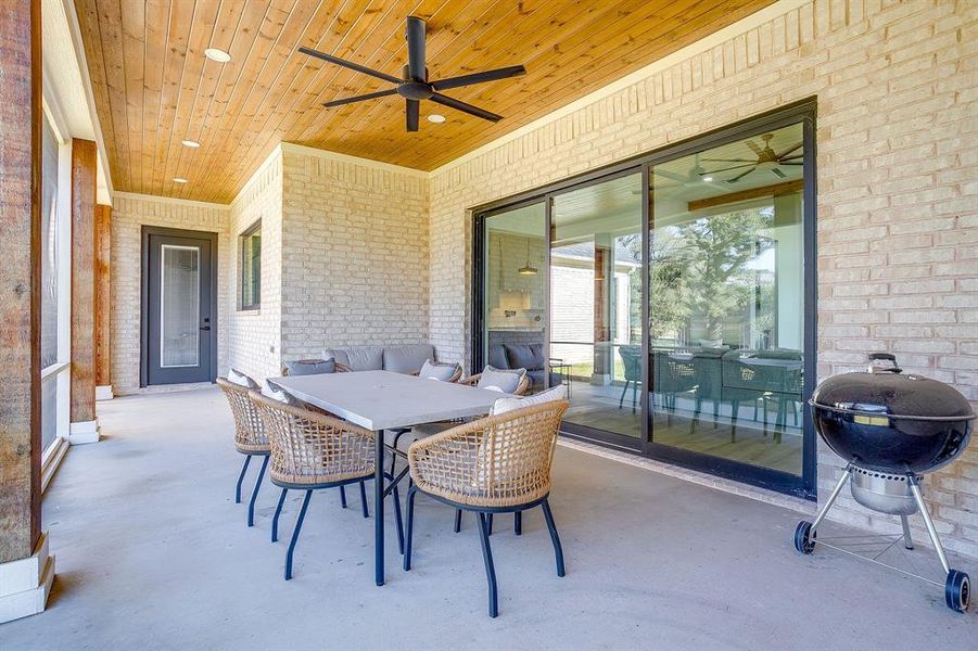 Exterior details and patio area of a home in , Weatherford (Image 4).