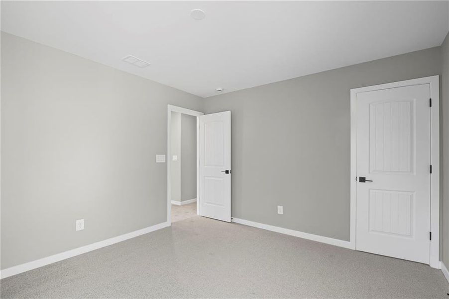 Spacious, unfurnished interior of a new home in Pickens Bluff, Hiram (Image 36).