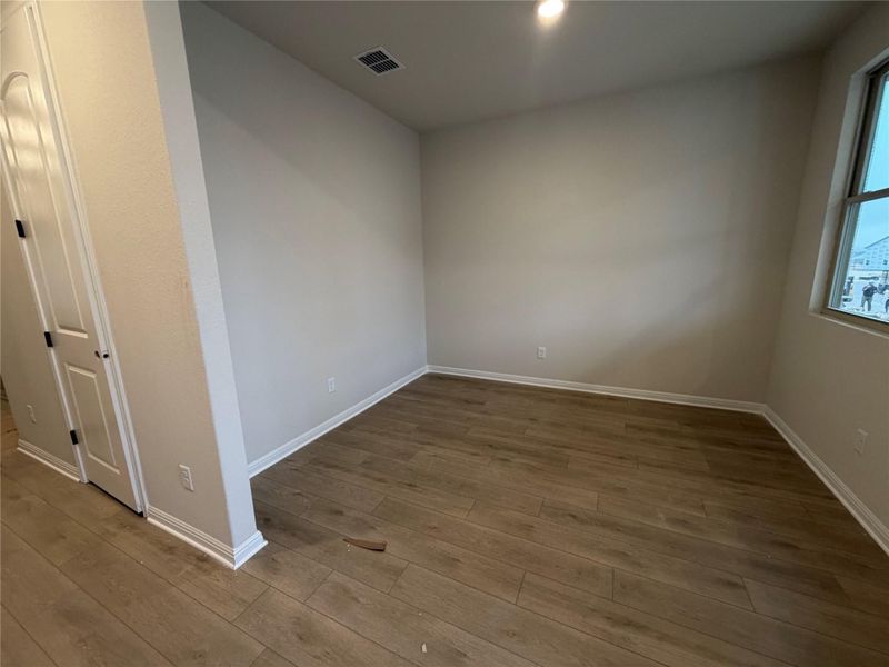Spacious, unfurnished interior of a new home in Cannon Ranch 45s, Dripping Springs (Image 5).