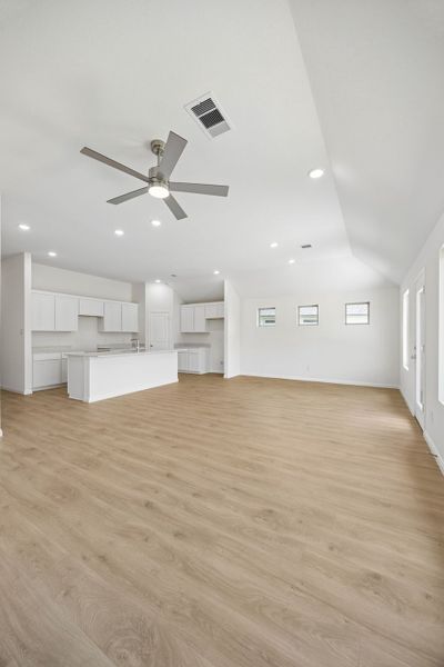 Spacious, unfurnished interior of a new home in Riviera Pines, Huffman (Image 31).