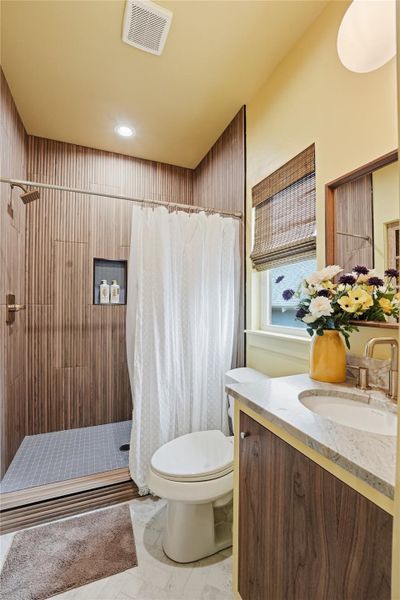 Furnished interior view inside a new home in , Galveston (Image 23).