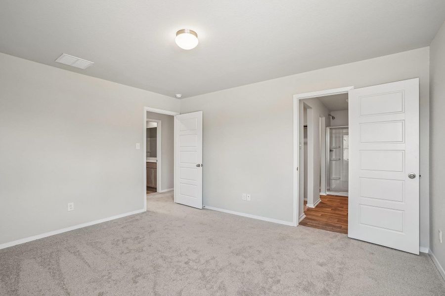 Spacious, unfurnished interior of a new home in Hunters Ranch, San Antonio (Image 22). Spacious, unfurnished interior of a new home in Hunters Ranch, San Antonio (Image 22).