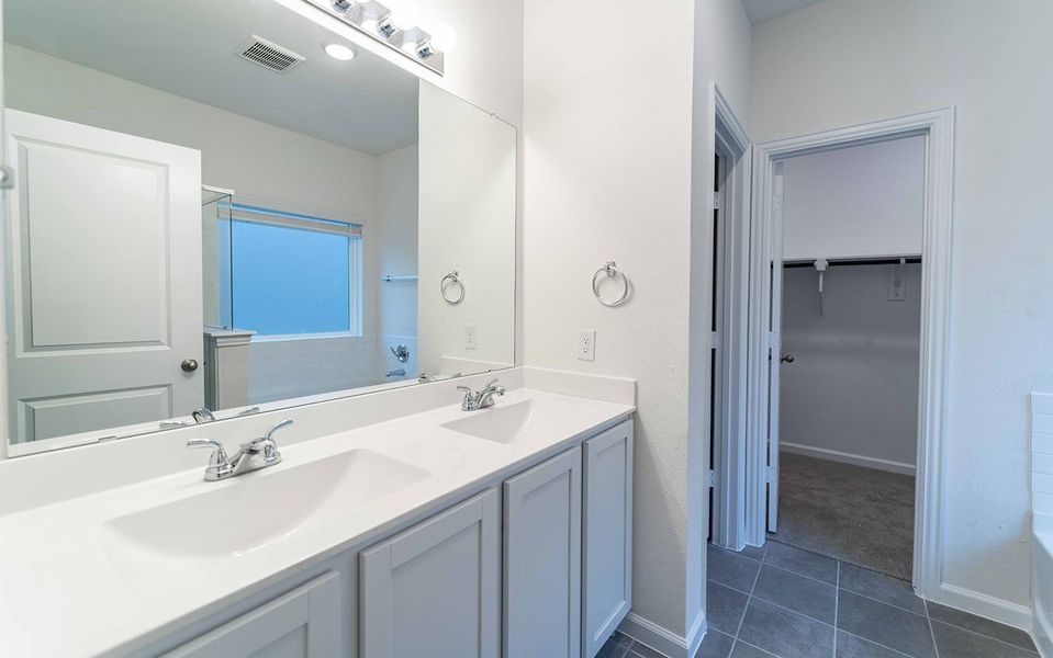 Furnished interior view inside a new home in Pebblebrook, Sherman (Image 5).