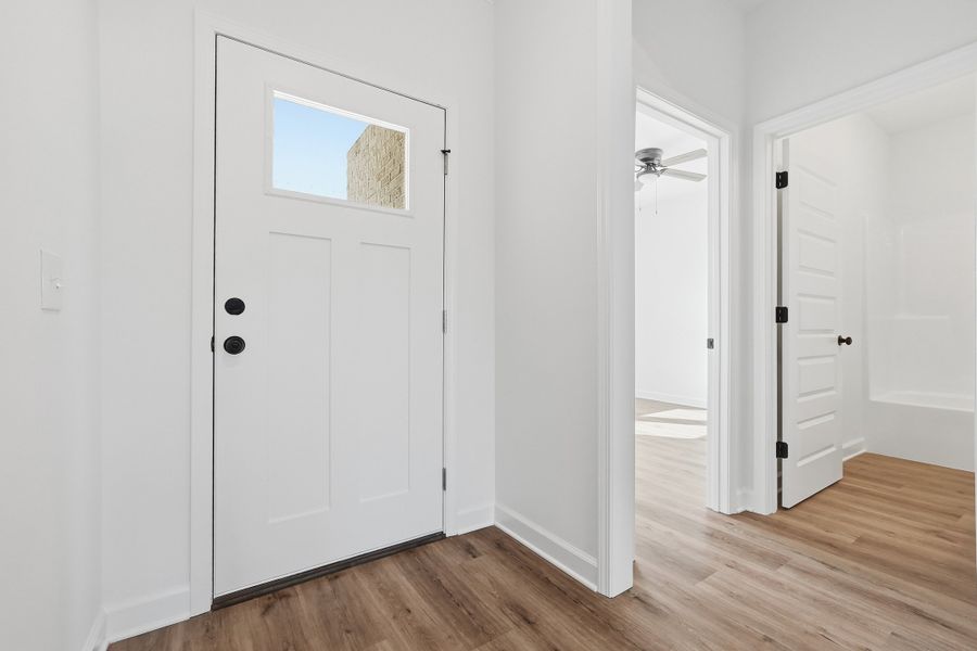 Spacious, unfurnished interior of a new home in Southern Day Chateau, Baker (Image 16).