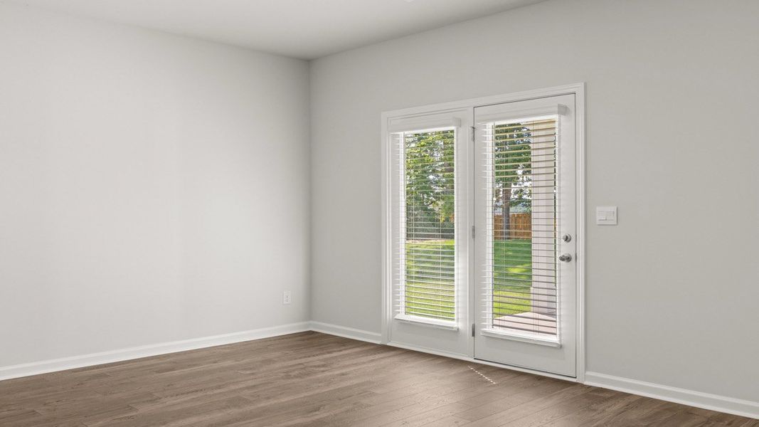 Spacious, unfurnished interior of a new home in Estates at Deer Hollow, Grovetown (Image 21).