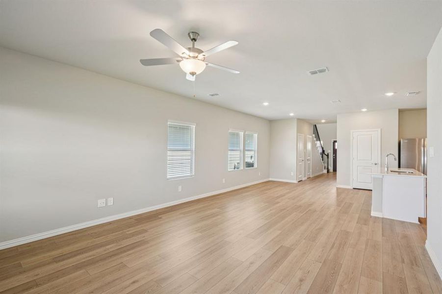 Photo is not of the actual home, but is an inspirational photo of builder’s model home and may depict options, furnishings, and/or decorator features that are not included. Photo is not of the actual home, but is an inspirational photo of builder’s model home and may depict options, furnishings, and/or decorator features that are not included.