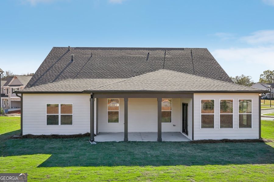 Exterior details and patio area of a home in Summerlin, Winder (Image 30).