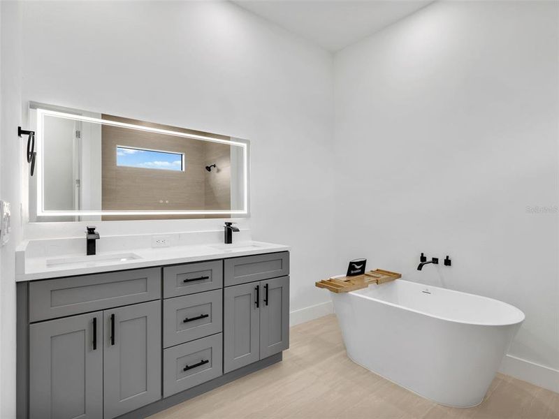 Furnished interior view inside a new home in , Cape Coral (Image 9).