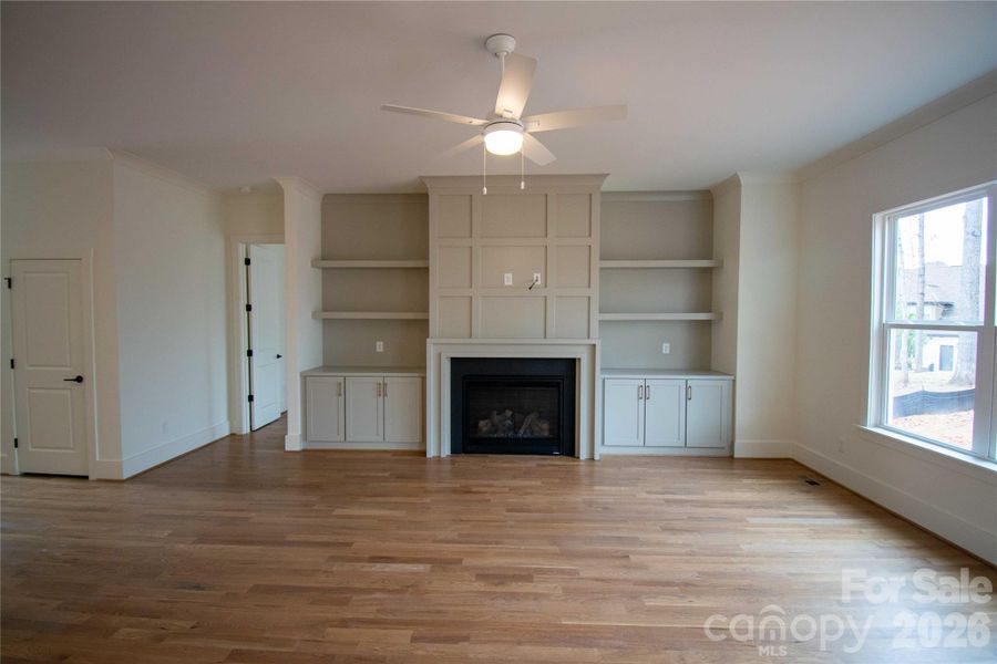Spacious, unfurnished interior of a new home in , Hickory (Image 20).