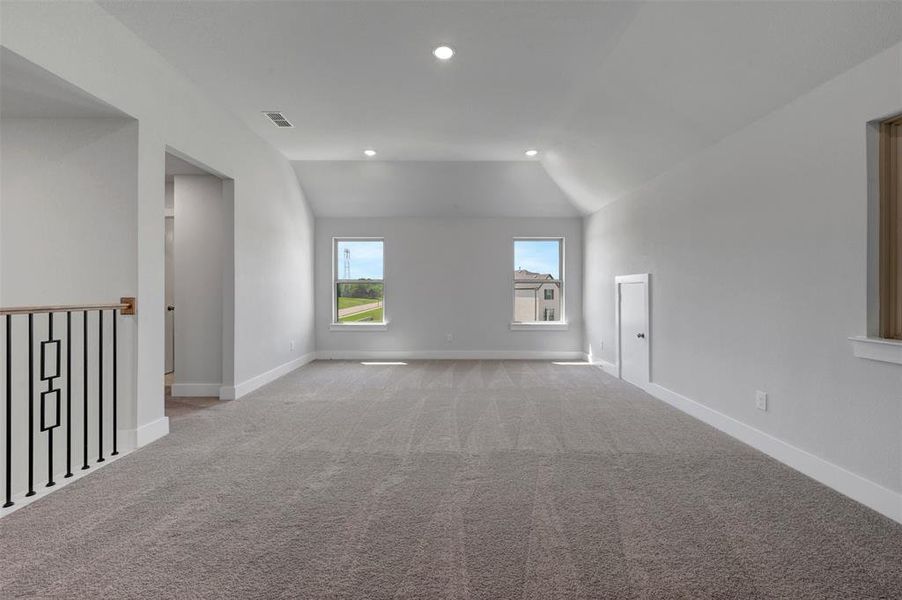 Spacious, unfurnished interior of a new home in Aster Park, McKinney (Image 30).