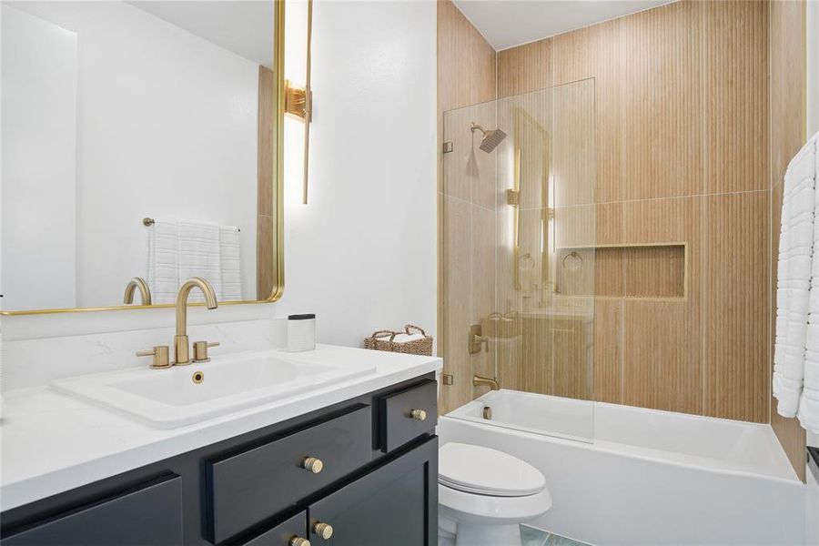 Furnished interior view inside a new home in , Dallas (Image 19). Furnished interior view inside a new home in , Dallas (Image 19).