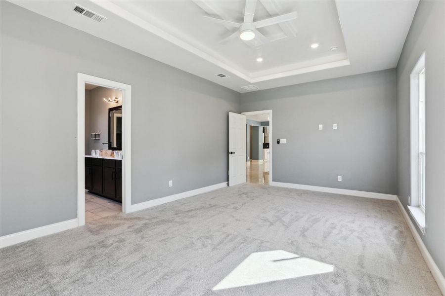 Spacious, unfurnished interior of a new home in , Cedar Creek (Image 35).